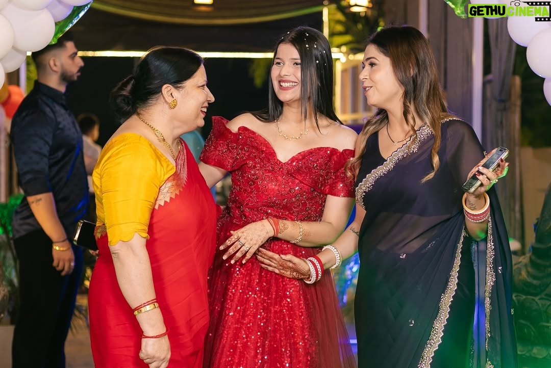 Urvi Kar Chaudhary - 1.9K Likes - Moments from @raya.chaudharyy Birthday ♥️ 

(#firstbirthday #birthdaycake #baby #babygirl #rayabirthday #outfitideas #birthdaygown #redgown )