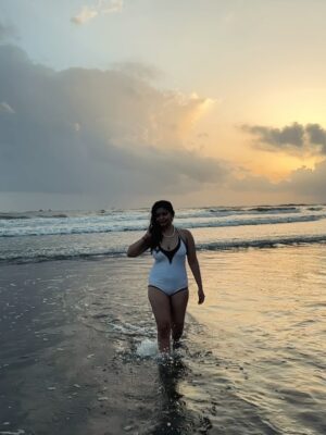 Vaibhavi Shandilya Instagram - Golden hour with my golden energy 🧿