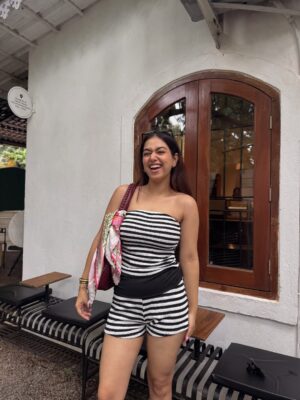 Vaishali Attri Instagram - Hey 🖤🤍 

Outfit @savana 💫

#stripedset #coordset #savana #cafehopin #goa #vacation