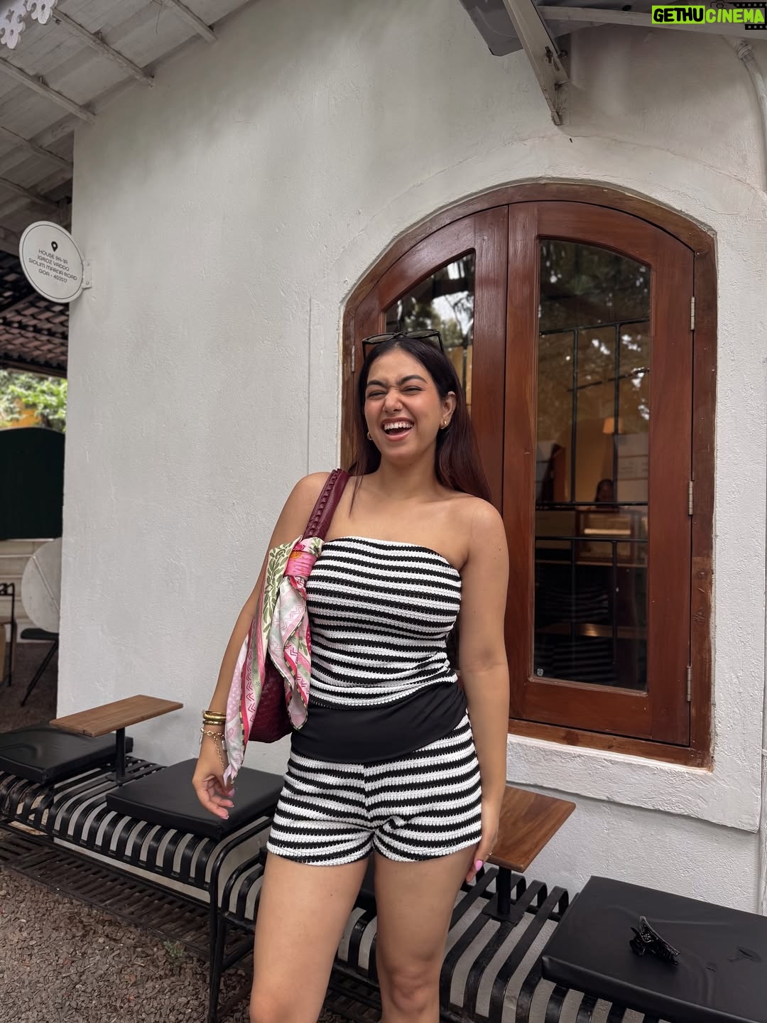 Vaishali Attri - 4.7K Likes - Hey 🖤🤍 

Outfit @savana 💫

#stripedset #coordset #savana #cafehopin #goa #vacation