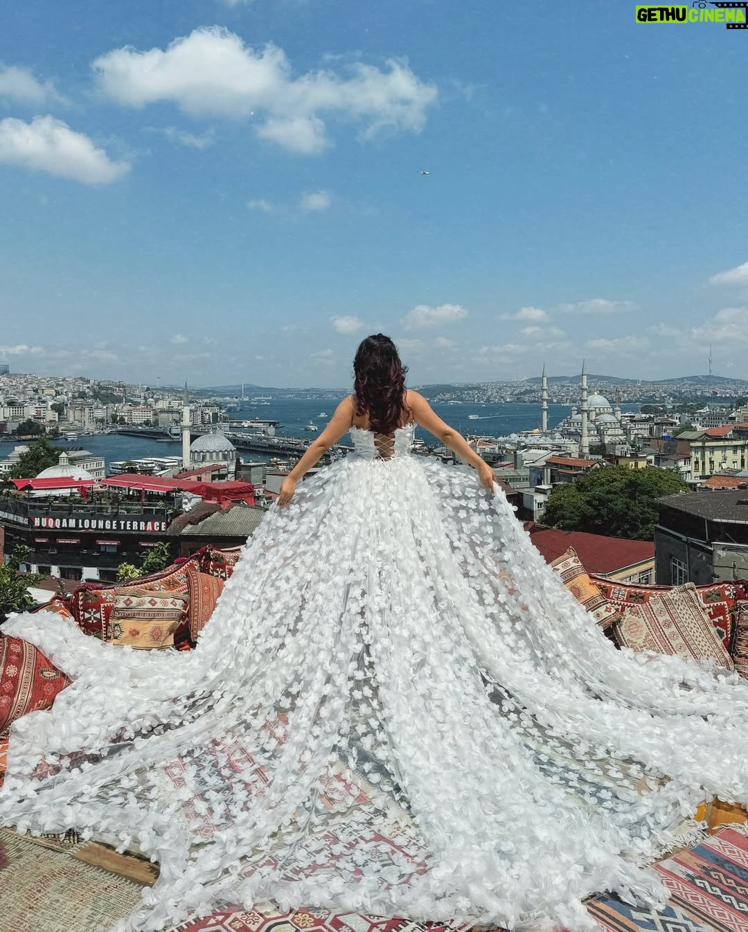Vaishali Attri - 2.1K Likes - living my fairytale dreams 🧚🏻‍♀️🤍✨

Finally checked off a bucket list dream: A stunning photoshoot in Istanbul, draped in a white dreamy gown🙈 The enchanting cityscape of Istanbul served as the perfect backdrop, with its blend of history and modernity. From the vibrant streets to the majestic skyline, every moment felt like a fairytale come true🤌🏻✨

#turkeytravel #turkey #istanbul #bucketlist #photoshootideas #traveldiaries #dreamy