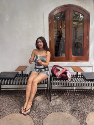 Vaishali Attri Instagram - Hey 🖤🤍 

Outfit @savana 💫

#stripedset #coordset #savana #cafehopin #goa #vacation