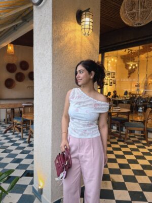 Vaishali Attri Instagram - He told me I looked pretty that day 🤭💞🌸

By @savana (comment for links) 🔗 

#ootd #outfitcheck #savana #minimalfashion