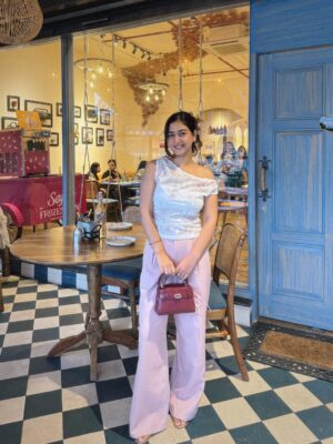 Vaishali Attri Instagram - He told me I looked pretty that day 🤭💞🌸

By @savana (comment for links) 🔗 

#ootd #outfitcheck #savana #minimalfashion