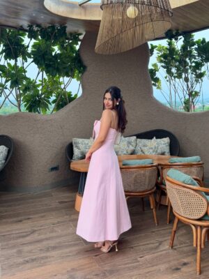 Vaishali Attri Instagram - Just a little note to say thank you for all the love, the messages, the calls, the cakes, the surprises, the hugs (virtual or real), and the thoughtful little things that made my day feel so special💞
My heart is so full and happy.
Here’s to another year of growing, glowing, and giggling my way through life ✨🎂🌸

Dress from @forevernew_india 

#birthdaypost #turned28