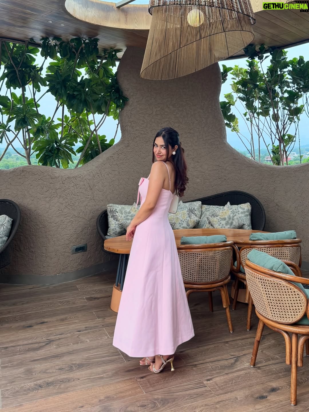 Vaishali Attri - 9K Likes - Just a little note to say thank you for all the love, the messages, the calls, the cakes, the surprises, the hugs (virtual or real), and the thoughtful little things that made my day feel so special💞
My heart is so full and happy.
Here’s to another year of growing, glowing, and giggling my way through life ✨🎂🌸

Dress from @forevernew_india 

#birthdaypost #turned28