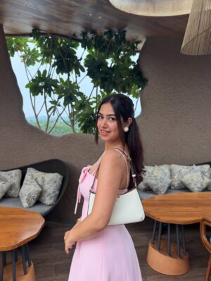 Vaishali Attri Instagram - Just a little note to say thank you for all the love, the messages, the calls, the cakes, the surprises, the hugs (virtual or real), and the thoughtful little things that made my day feel so special💞
My heart is so full and happy.
Here’s to another year of growing, glowing, and giggling my way through life ✨🎂🌸

Dress from @forevernew_india 

#birthdaypost #turned28
