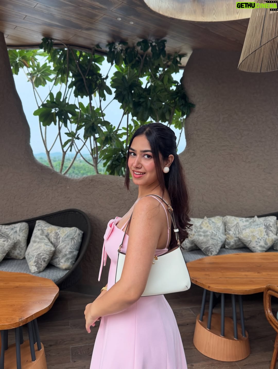 Vaishali Attri - 9K Likes - Just a little note to say thank you for all the love, the messages, the calls, the cakes, the surprises, the hugs (virtual or real), and the thoughtful little things that made my day feel so special💞
My heart is so full and happy.
Here’s to another year of growing, glowing, and giggling my way through life ✨🎂🌸

Dress from @forevernew_india 

#birthdaypost #turned28