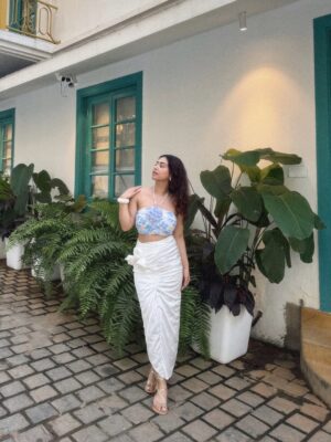 Vaishali Attri Instagram - There’s just something magical about what the salty breeze does to your hair🦋🤍

Skirt- @leaclothingco 
Top- @savana 

#beachdays #saltyhair #waves #naturalwavyhair #happysoul #goa #tb