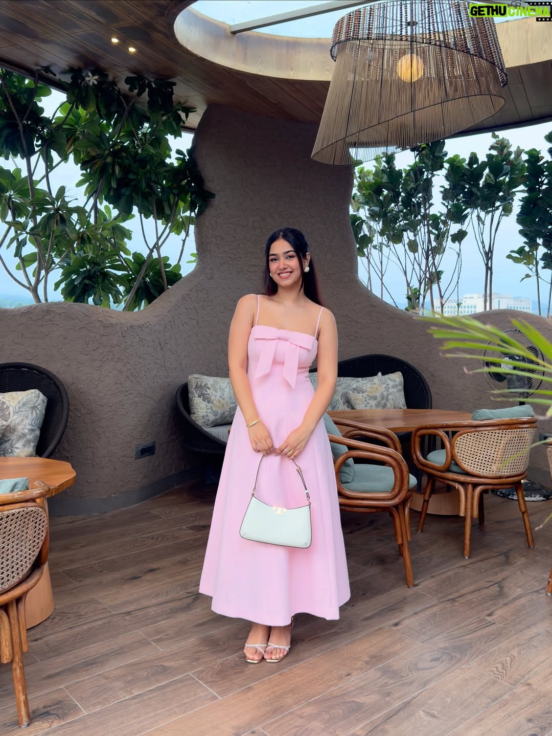 Vaishali Attri - 9K Likes - Just a little note to say thank you for all the love, the messages, the calls, the cakes, the surprises, the hugs (virtual or real), and the thoughtful little things that made my day feel so special💞
My heart is so full and happy.
Here’s to another year of growing, glowing, and giggling my way through life ✨🎂🌸

Dress from @forevernew_india 

#birthdaypost #turned28