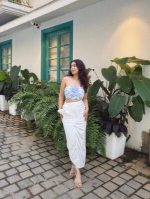 Vaishali Attri Instagram - There’s just something magical about what the salty breeze does to your hair🦋🤍

Skirt- @leaclothingco 
Top- @savana 

#beachdays #saltyhair #waves #naturalwavyhair #happysoul #goa #tb