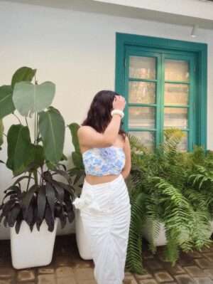 Vaishali Attri Instagram - There’s just something magical about what the salty breeze does to your hair🦋🤍

Skirt- @leaclothingco 
Top- @savana 

#beachdays #saltyhair #waves #naturalwavyhair #happysoul #goa #tb