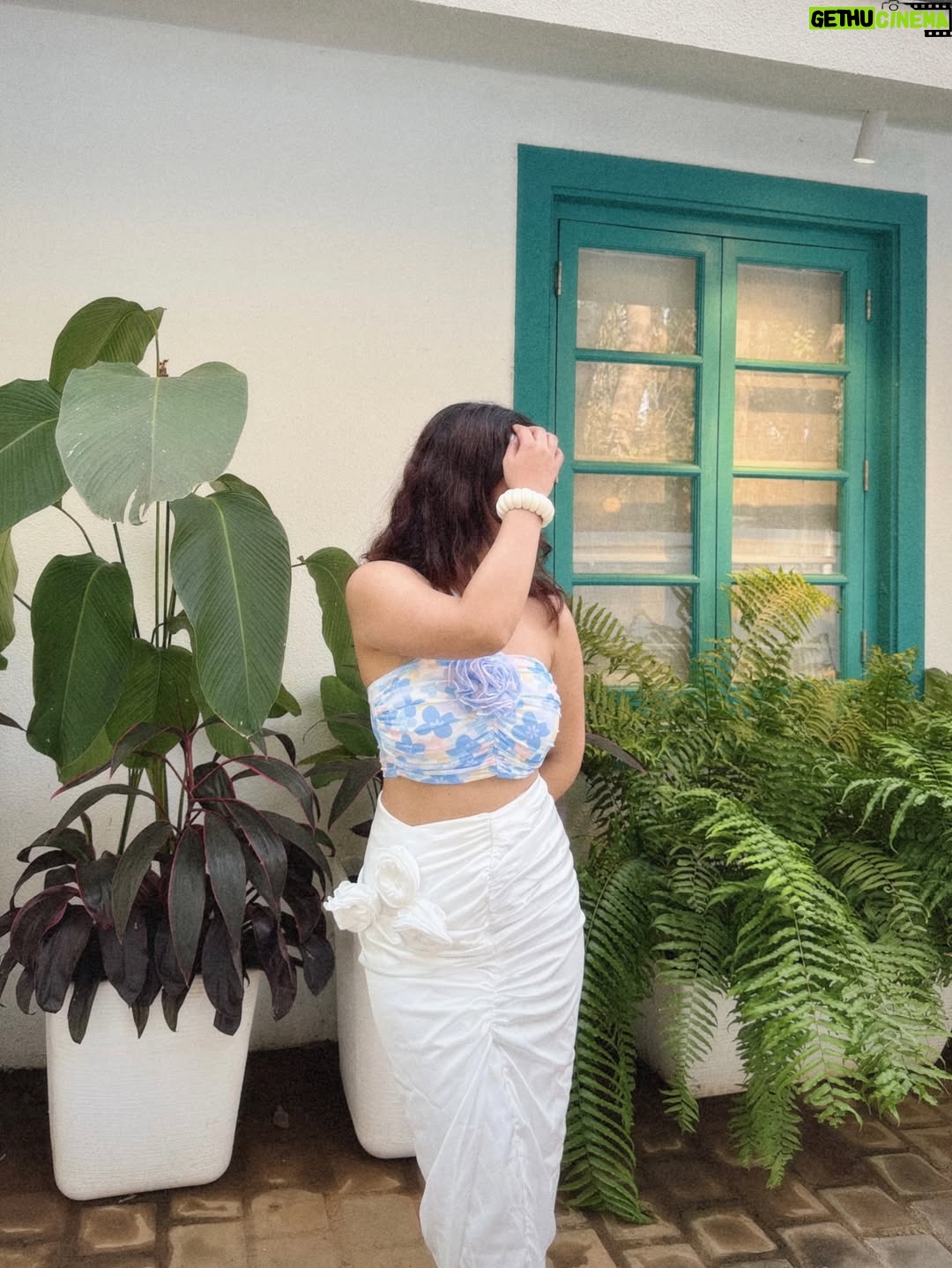 Vaishali Attri - 1.2K Likes - There’s just something magical about what the salty breeze does to your hair🦋🤍

Skirt- @leaclothingco 
Top- @savana 

#beachdays #saltyhair #waves #naturalwavyhair #happysoul #goa #tb