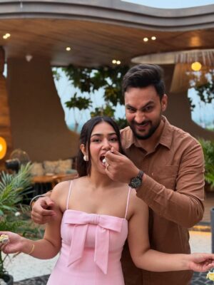 Vaishali Attri Instagram - Just a little note to say thank you for all the love, the messages, the calls, the cakes, the surprises, the hugs (virtual or real), and the thoughtful little things that made my day feel so special💞
My heart is so full and happy.
Here’s to another year of growing, glowing, and giggling my way through life ✨🎂🌸

Dress from @forevernew_india 

#birthdaypost #turned28