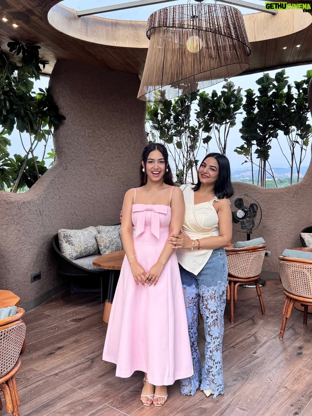 Vaishali Attri - 9K Likes - Just a little note to say thank you for all the love, the messages, the calls, the cakes, the surprises, the hugs (virtual or real), and the thoughtful little things that made my day feel so special💞
My heart is so full and happy.
Here’s to another year of growing, glowing, and giggling my way through life ✨🎂🌸

Dress from @forevernew_india 

#birthdaypost #turned28