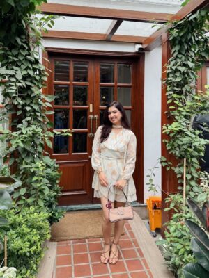 Vaishali Attri Instagram - Tere sang laagi jo preet re🤍✨

Dress- @savana (comment for link) 🔗 
📍 @ikkpanjab (sector-26, chandigarh)

#ootd #minidress #flaredress #summeroutfitideas #savana #girlsdayout