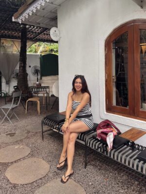 Vaishali Attri Instagram - Hey 🖤🤍 

Outfit @savana 💫

#stripedset #coordset #savana #cafehopin #goa #vacation