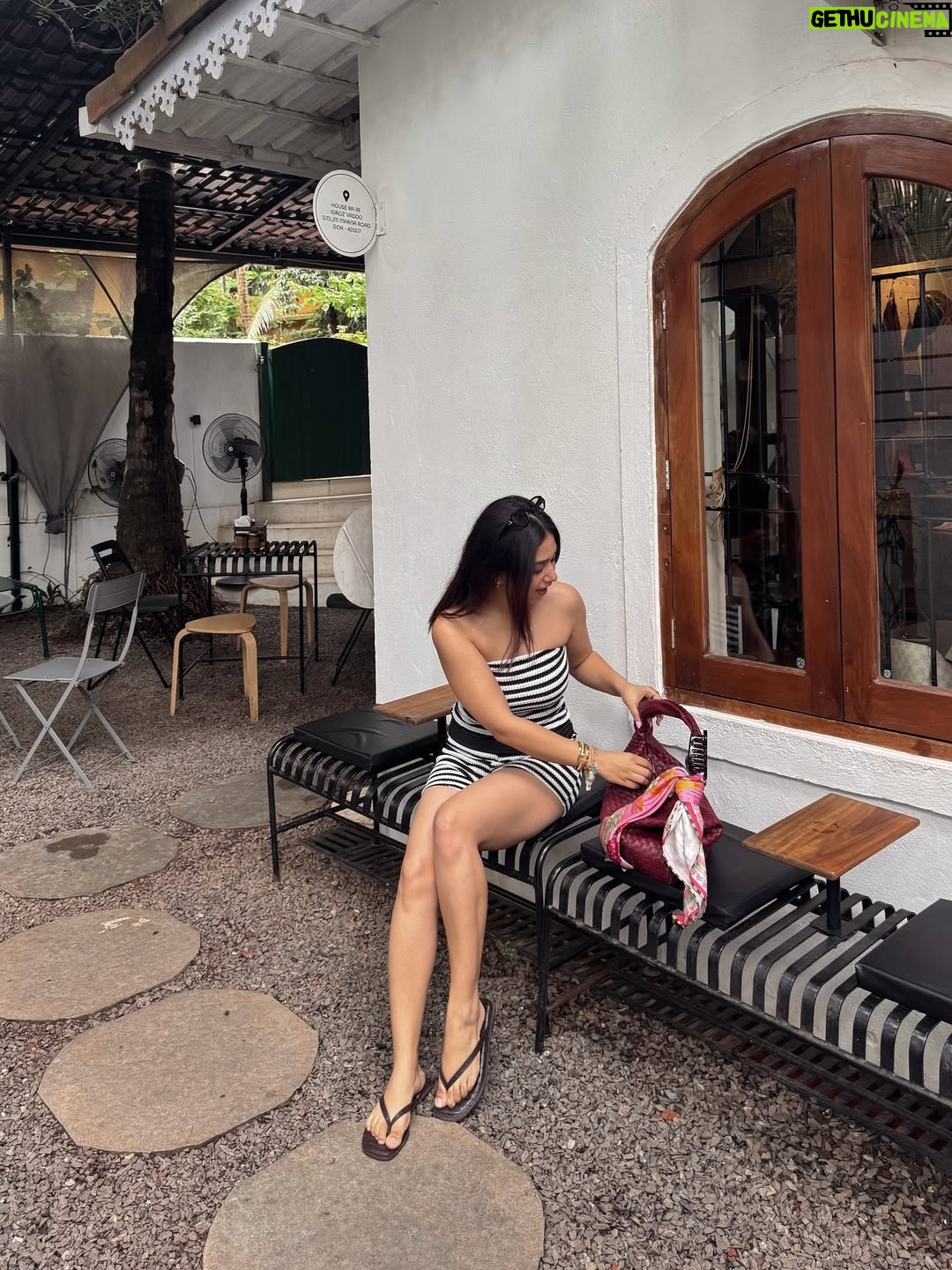 Vaishali Attri - 4.7K Likes - Hey 🖤🤍 

Outfit @savana 💫

#stripedset #coordset #savana #cafehopin #goa #vacation