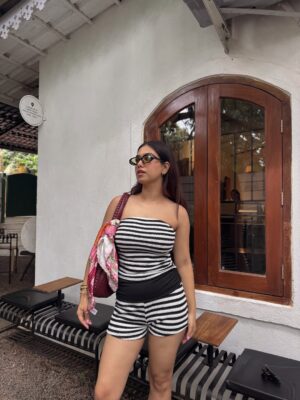 Vaishali Attri Instagram - Hey 🖤🤍 

Outfit @savana 💫

#stripedset #coordset #savana #cafehopin #goa #vacation
