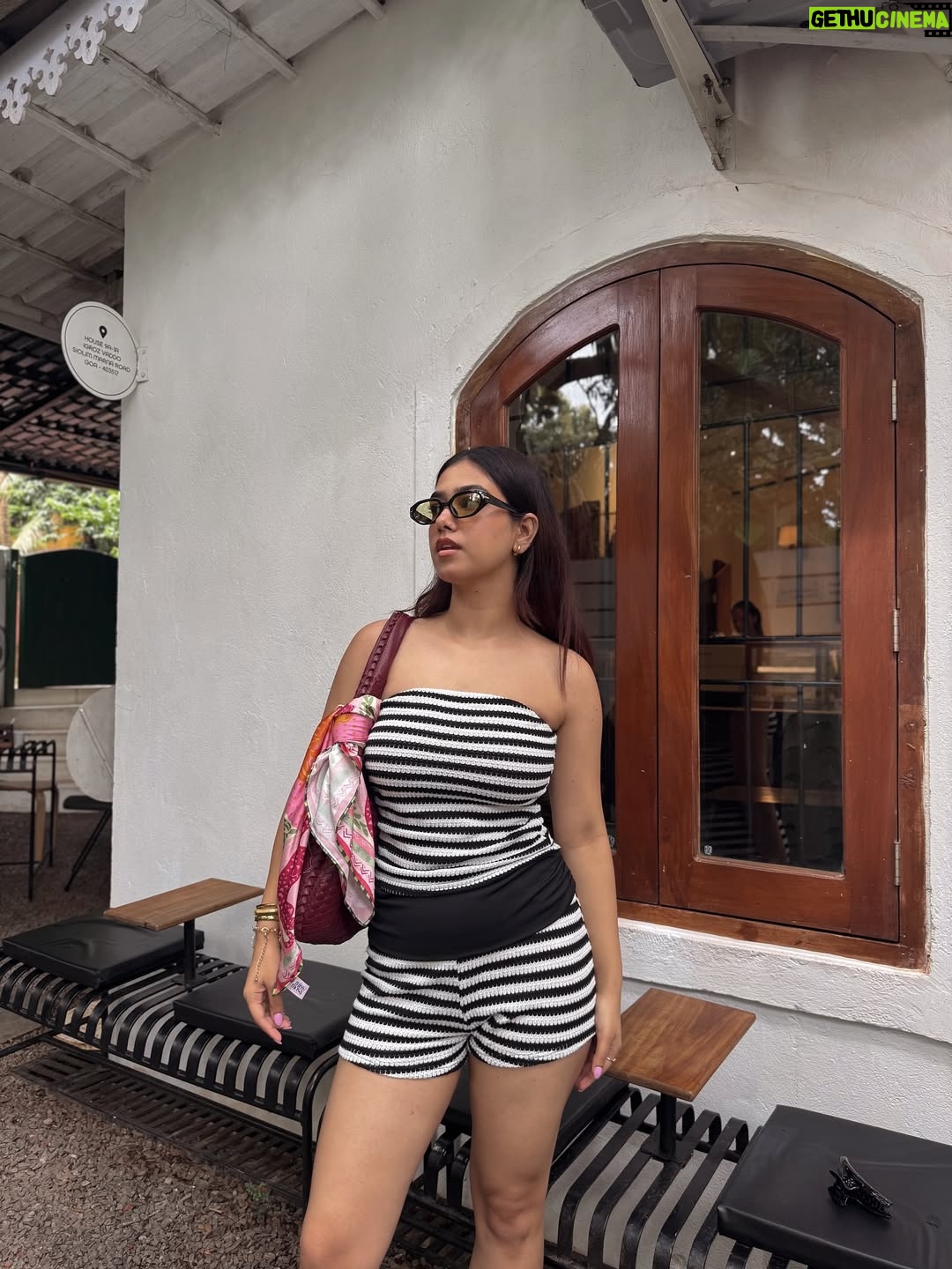 Vaishali Attri - 4.7K Likes - Hey 🖤🤍 

Outfit @savana 💫

#stripedset #coordset #savana #cafehopin #goa #vacation