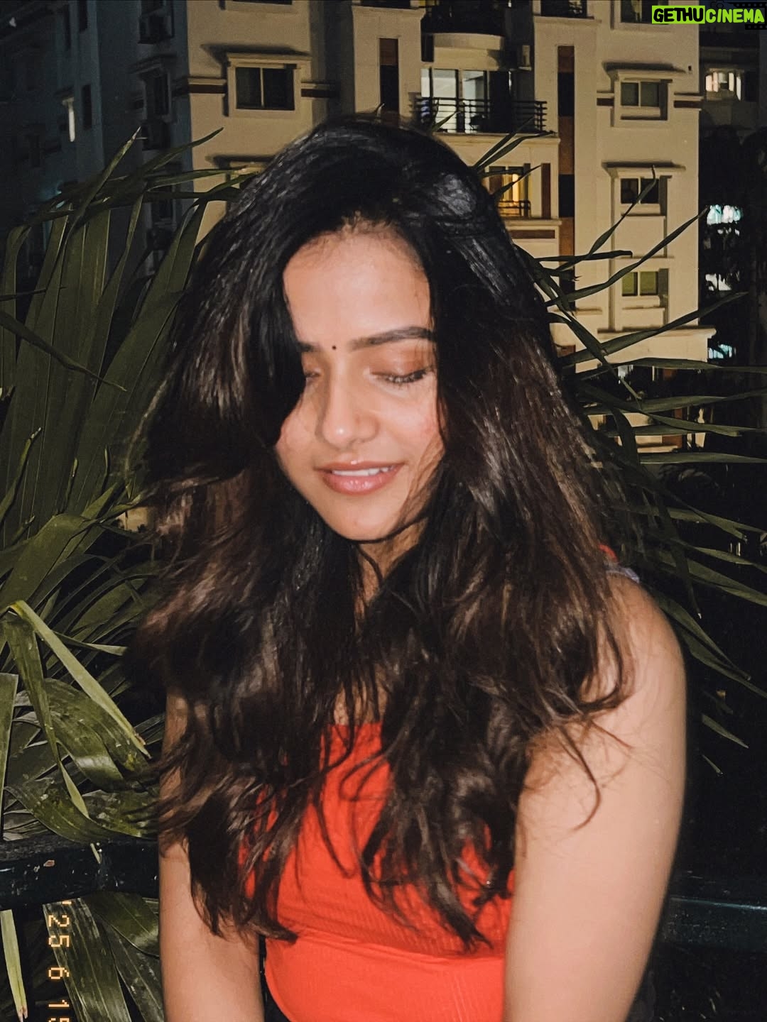 Vaishnavi Chaitanya - 795.9K Likes - Evenings like this ♥️🐶✨