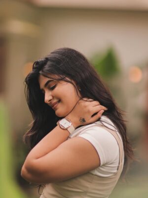 Vaishu Sundar Instagram - Smiles are always in style 😋💖
Photography : @dhanush__photography