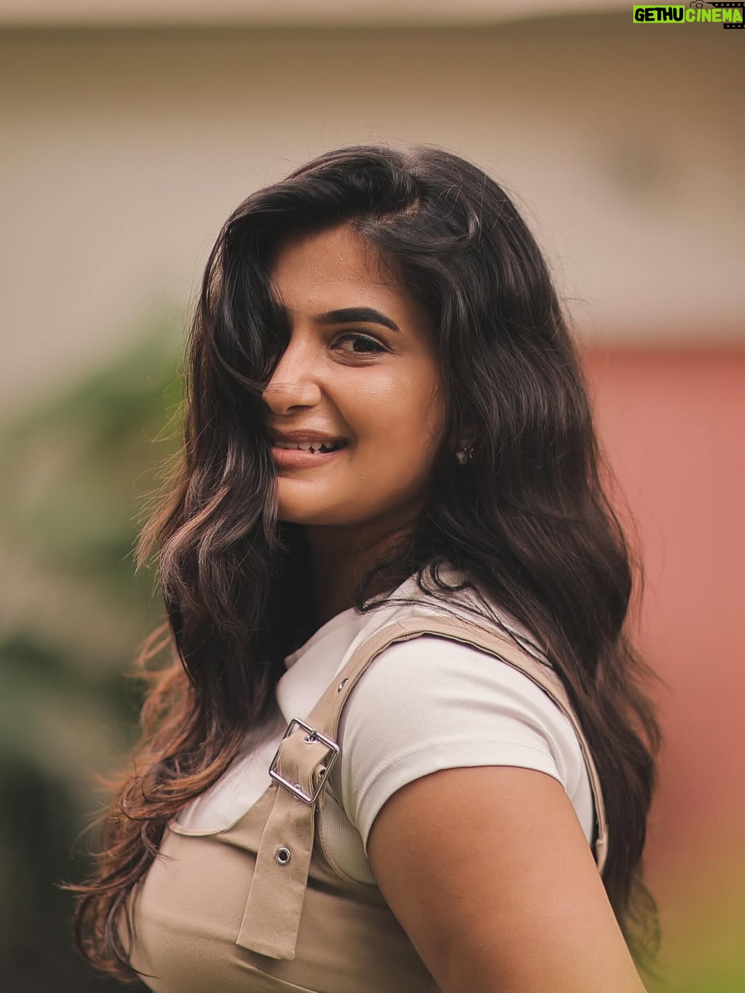 Vaishu Sundar - 31.5K Likes - Smiles are always in style 😋💖

Photography : @dhanush__photography