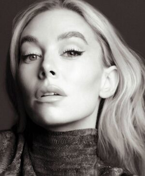 Vanessa Kirby Instagram - @harpersbazaarmx 

Interview and Editor-in-chief: @majoguzman
Photographer: @juankr_
Fashion stylist: @cateoniwiki
Make up: @nikki_makeup
Hair: @chadmaxwellhair
Nails: @christiehuseyin
Production:@saikprod @alejandromunoz
PR: @prosper_pr
Art director: eloriginaldaro
Styling assistant: Ascensión Lucena