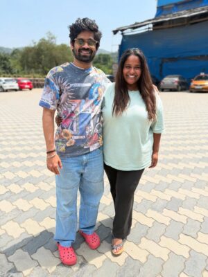 Vanita Kharat Instagram - मामा मामी is back 🤘🏽

हा इथं काय करतोयssss 

बघायला विसरू नका 
तुमच्या टेंशन वरची मात्रा 
महाराष्ट्राची हास्यजत्रा ❤️