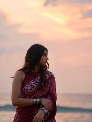 Vanitha Vijayakumar Instagram - @photosbyvetri__  My sunrise 🌅 my sky my sea my ♥️ my @jovika_vijaykumar