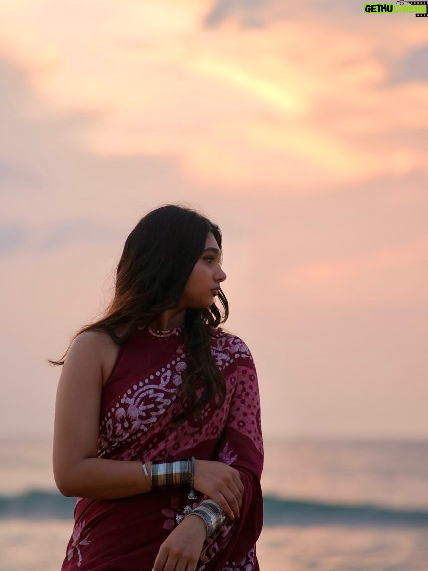 Vanitha Vijayakumar - 97.4K Likes - @photosbyvetri__  My sunrise 🌅 my sky my sea my ♥️ my @jovika_vijaykumar