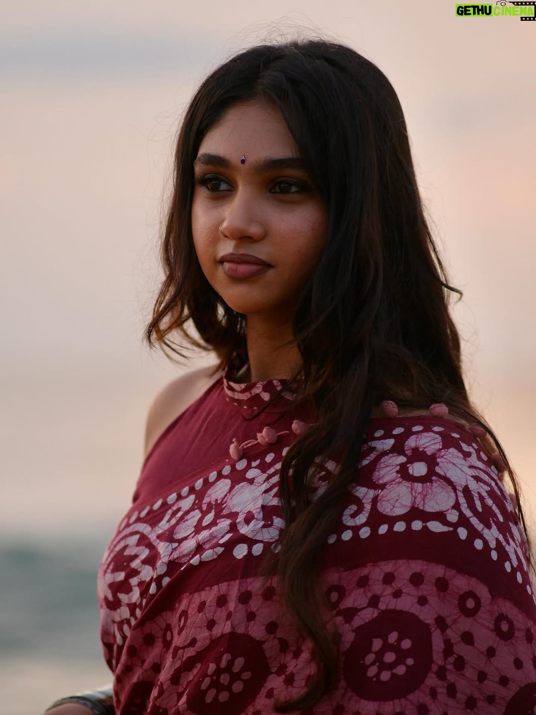 Vanitha Vijayakumar - 97.4K Likes - @photosbyvetri__  My sunrise 🌅 my sky my sea my ♥️ my @jovika_vijaykumar