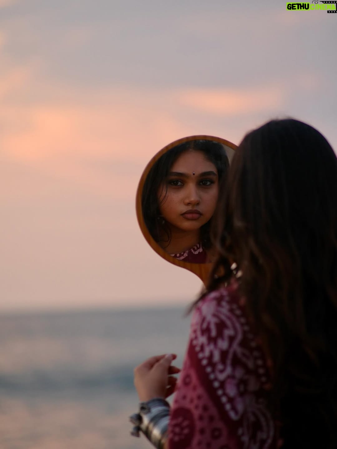 Vanitha Vijayakumar - 97.4K Likes - @photosbyvetri__  My sunrise 🌅 my sky my sea my ♥️ my @jovika_vijaykumar