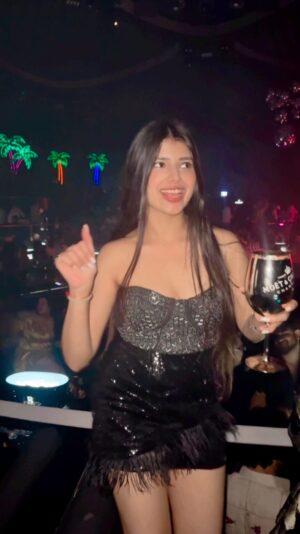 Vanshika Agarwal Instagram - Where’s the party tonight ? @sky2.0dubai 🥂✨

#dubai #dxb #party #travel #sky20dubai #love #explore #fyp #vanshikaagarwal #tbt