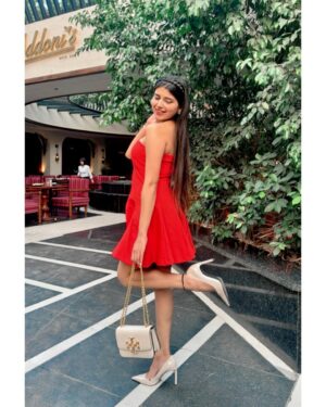 Vanshika Agarwal Instagram - Romanticising life with a pop of color 🧡🍊 

Wearing @zara 
Bag @toryburch 
Heels @zara 
Jewellery @chanelofficial