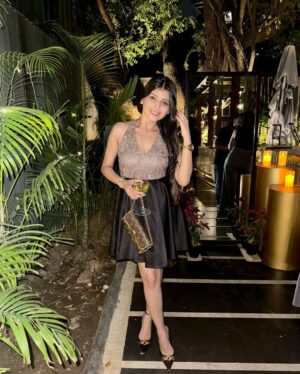 Vanshika Agarwal Instagram - Stepping into July , just like that 🍷🫶🏻

#vanshikaagarwal #july2025