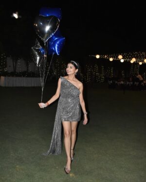 Vanshika Agarwal Instagram - Cheers to a quarter-century of adventures 🧿🥂

#vanshikaagarwal #love #birthday #25birthday