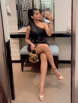 Vanshika Agarwal Instagram - I was saving this outfit for a special occasion and my birthday couldn’t be more apt.  birthday fit , courtesy @gauravguptaofficial ✨❤️

#BirthdayOutfit #OOTD #BirthdayLook #Fashionista #BirthdayVibes.