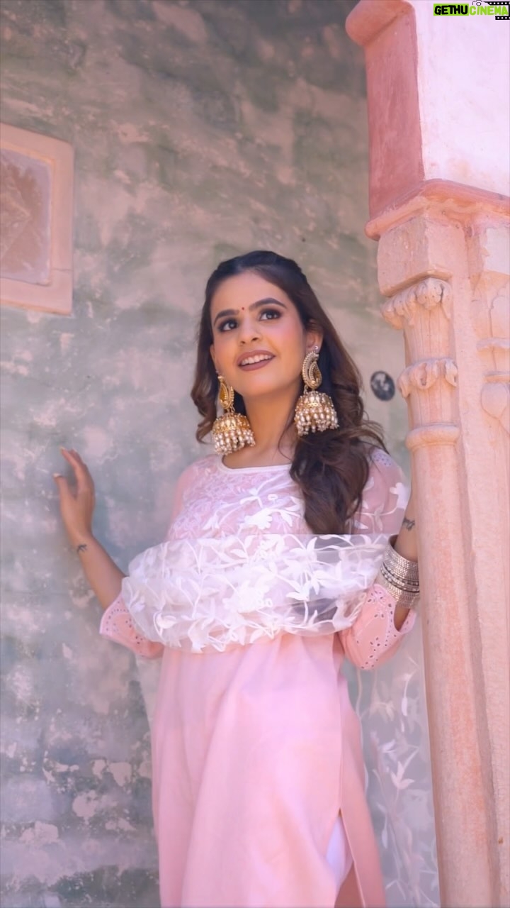 Vanshika Gaba Arora - 34.1K Likes - Vadhaiyan ji vadhaiyan!
Celebrating Baisakhi by dancing to my favourite tunes? Yes! 💃🏻😍
Join in on the festivity and dance to the rhythms of happiness as you cherish the richness of this harvest festival 🌾🎉

Shop Now 

SKU: 24FEA14991-606956

#aureliawomenswear #baisakhi #ss24 #summercollection