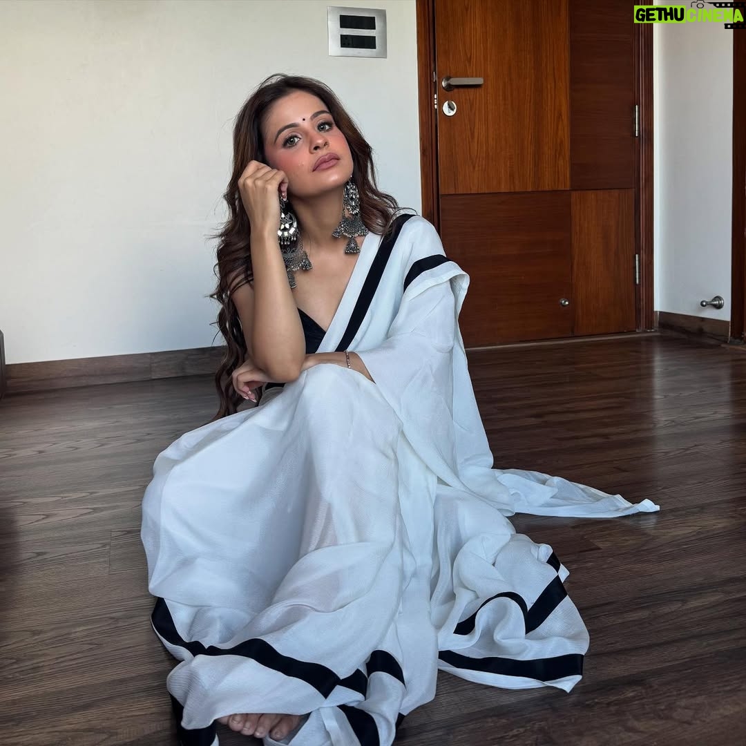 Vanshika Gaba Arora - 8.5K Likes - Few of my favourite sarees ❤️
1st,2nd, 3rd, 5th  @agnibyisha 
4th saree - Mother In Law Closet
6th - Janpath
7th and 9th @agnibyisha