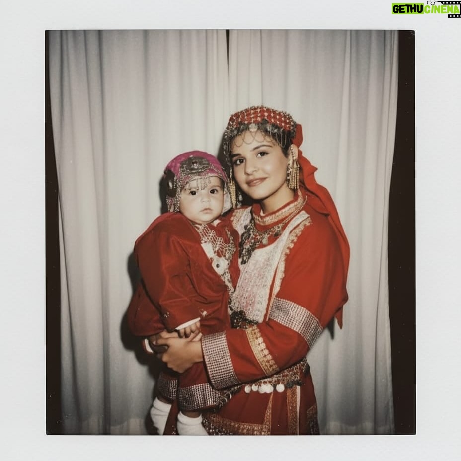 Vanshika Gaba Arora - 6.9K Likes - Okay did the gemini trend too❤️

#gemini#trend#googleai