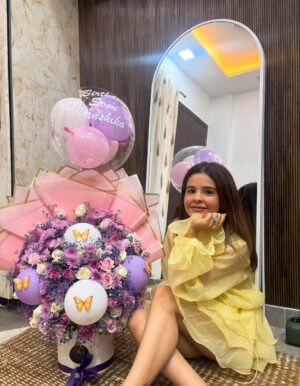 Vanshika Gaba Arora Instagram - Pre birthday surprises are the best 🧸
I love you Husband ❤️ You never fail to make me feel special ✨🎀