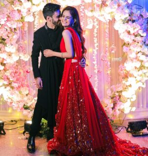 Vanshika Gaba Arora Instagram - I wore this outfit for my Engagement and i am still loving it. ❤️
Outfit @lubin_official