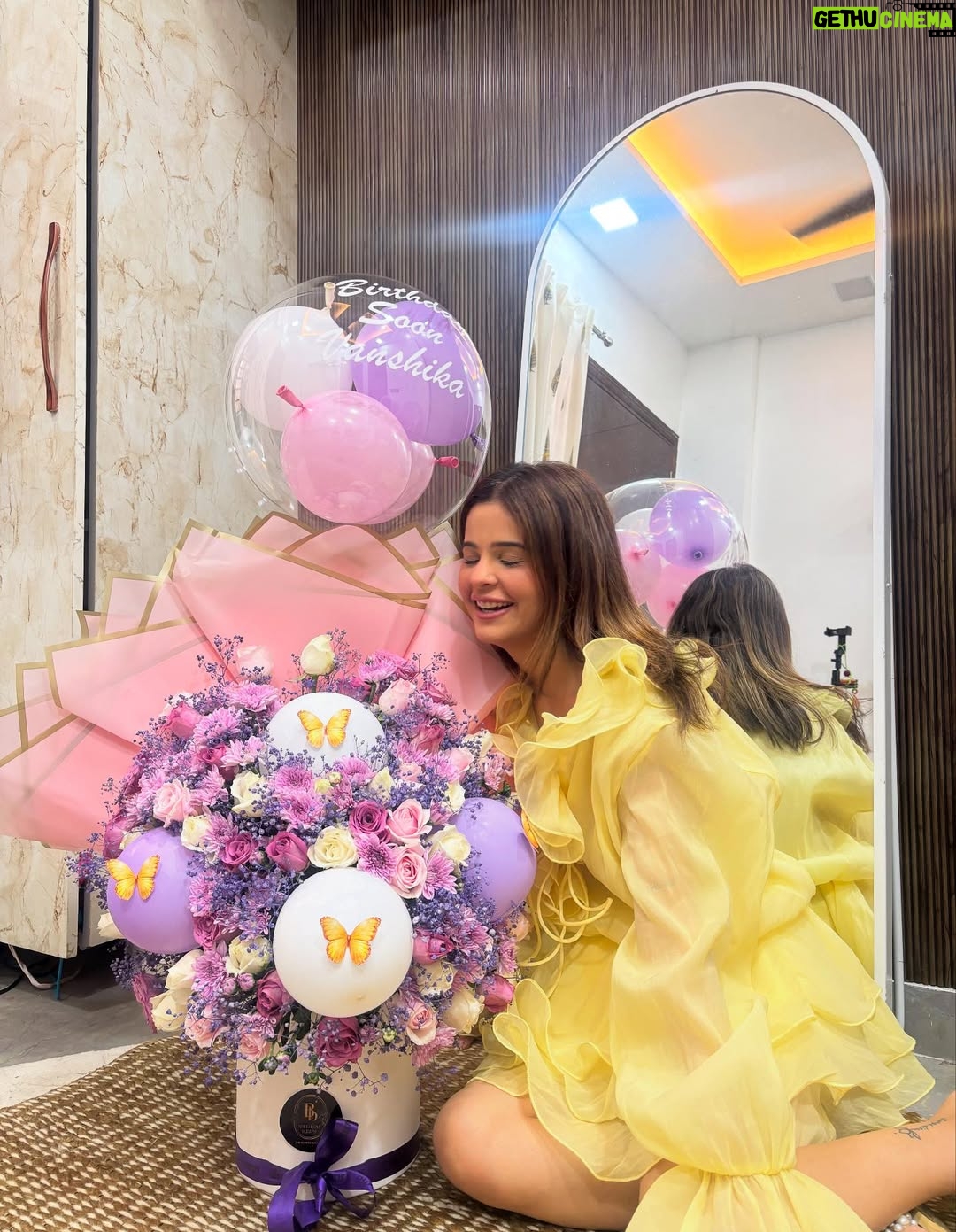 Vanshika Gaba Arora - 14K Likes - Pre birthday surprises are the best 🧸 

I love you Husband ❤️ You never fail to make me feel special ✨🎀