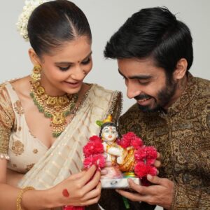 Vanshika Gaba Arora Instagram - Janmashtmi ki hardik shubkamnaye 🪷
Radhe Radhe ✨