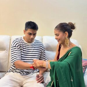 Vanshika Gaba Arora Instagram - Happy Rakhi ✨
Outfit @risa__india
Earings @ladygracebypriyanka