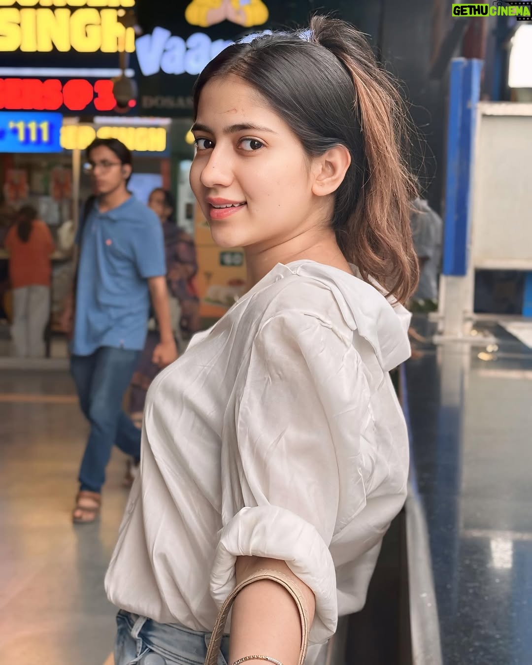 Vanshika Kanda - 24.5K Likes - On the right track ❤️😉 #insta #instagram #instagood #instadaily #love #instalike #like #follow #photography #photo #photooftheday #viral #likeforlikes #trending #picoftheday #instamood #india #fashion #likes #nature #followforfollowback #happy #style #instapic #explore #life #model #art #explorepage #beautiful