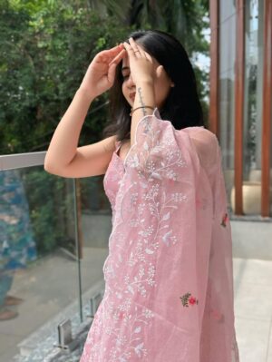 Vanshika Kanda Instagram - “Elegance never goes out of style.”💖 #insta #instagram #instagood #instadaily #love #instalike #like #follow #photography #photo #photooftheday #viral #likeforlikes #trending #picoftheday #instamood #india #fashion #likes #nature #followforfollowback #happy #instapic #style #explore #life #model #explorepage #art #beautiful