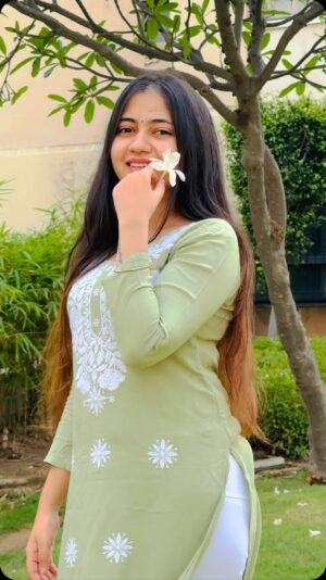 Vanshika Kanda Instagram - Bhige bhige hai mere ❤️ #reels #reelkarofeelkaro #reelitfeelit #reelinstagram #trending #trendingreels #viral #viralvideos #foryou #foryourpage #explore #exploremore #like #share #comment #follow