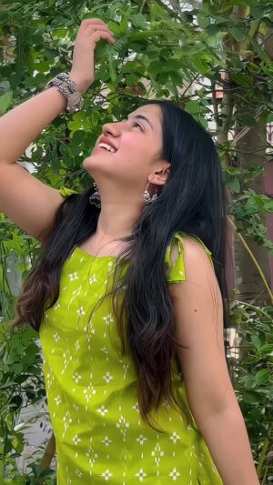 Vanshika Kanda Instagram - Pyari si ladki koi 😉❤️ #reels #reelkarofeelkaro #reelitfeelit #reelinstagram #instagram #instagood #viral #viralvideos #foryou #foryourpage #explore #exploremore #foryou #foryourpage #trending #like #share #comment #follow